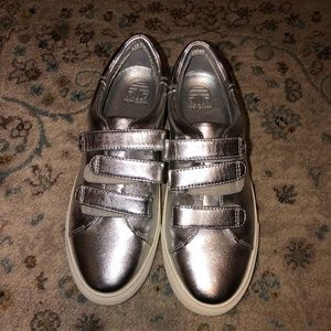 Silver Tory Burch Sport Gym Shoes Sz 8